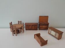 Móveis de madeira vintage para casa de bonecas mesa 4 cadeiras aparador sofá console de TV EUA  comprar usado  Enviando para Brazil