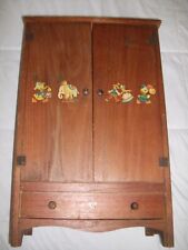 Usado, Vintage 1940's 2 portas com gaveta armário de madeira boneca 21"x 13.5"x6.5" BOM comprar usado  Enviando para Brazil