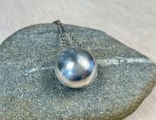 Collier pendentif boule d'occasion  Expédié en France