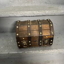 Usado, Mini caixa de joias vintage piratas tesouro caixa de moedas caixa de madeira baú leões comprar usado  Enviando para Brazil