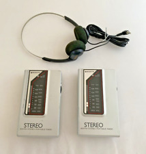 2 radios portátiles estéreo vintage Sanyo RP40 AM/FM con clip para cinturón y auriculares GPX segunda mano  Embacar hacia Argentina