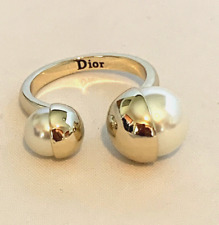 Anillo abierto de metal ajustable con perlas blancas acabado dorado Christian Dior segunda mano  Embacar hacia Argentina
