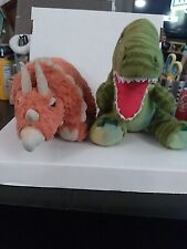 2 dinosaurios de peluche uno es aventura animal y el otro fue hecho para Walgreens  segunda mano  Embacar hacia Argentina