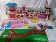 Lote de móveis vintage para boneca Barbie casa dos sonhos sofá cozinha fogão mesa de jantar , usado comprar usado  Enviando para Brazil