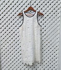 Vestido recorte Bar III flor branca crochê tamanho M mod bainha acabamento em couro sintético comprar usado  Enviando para Brazil