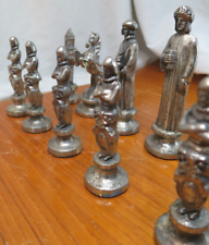 Piezas de ajedrez de latón y metal de origen/año desconocido ~ muy raras ~ completas, usado segunda mano  Embacar hacia Argentina