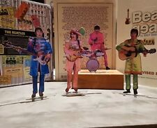 Bonecos The Beatles Sgt.Peppers acrílico cristalino Eles parecem incrivelmente reais!, usado comprar usado  Enviando para Brazil
