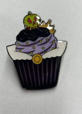 Pin Caja de Cupcakes Disney Loungefly Disney Villanos Reina Malvada Blancanieves segunda mano  Embacar hacia Argentina