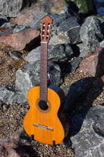 Guitarra acústica, usada: Yamaha C70, concierto 4/4, moderna, manta de abeto segunda mano  Embacar hacia Argentina