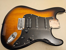 Fender Squier Stratocaster 2013 cuerpo... guitarra eléctrica. Sunburst HSS cargado segunda mano  Embacar hacia Argentina