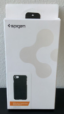 Capa preta Spigen ajuste fino projetada para - iPhone SE 2022/SE 3 2022/iPhone 7 e 8 comprar usado  Enviando para Brazil