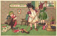 Cartão postal de três meninas limpando seus brinquedos e a casa, usado comprar usado  Enviando para Brazil