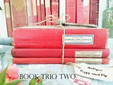 Pink book stack. d'occasion  Sauzé-Vaussais