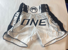 Shorts Muay Thai Venum One FC 3.0 branco com acabamento bordado preto cinza G, usado comprar usado  Enviando para Brazil