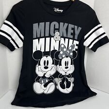 Camiseta negra estilo fútbol americano para mujer Mickey And Minnie Mouse M segunda mano  Embacar hacia Argentina