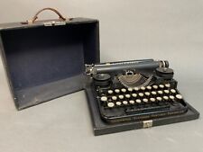 Máquina de escribir portátil vintage Underwood de la década de 1920 con estuche. 3 bancos funcionando segunda mano  Embacar hacia Argentina