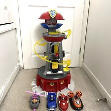 Usado, Torre de observación Paw Patrol Mighty Pups con 4 figuras y 4 vehículos segunda mano  Embacar hacia Argentina