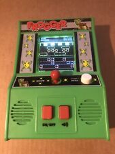 Konami Frogger Mini Jogo Eletrônico Arcade Portátil Usado Leia Descrições comprar usado  Enviando para Brazil