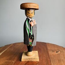 Boneca de madeira esculpida japonesa vintage 8” de altura, estilo Kokeshi, samurai pintada à mão comprar usado  Enviando para Brazil