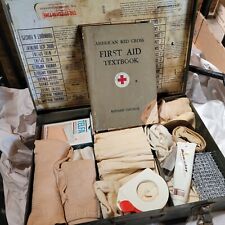 Kit de primeros auxilios de la Cruz Roja Americana 1945 caja militar Segunda Guerra Mundial era con libro segunda mano  Embacar hacia Mexico