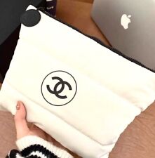 Bolsa de maquiagem Chanel presente de beleza branca inchada bolsa clutch estojo cosmético VIP nova comprar usado  Enviando para Brazil