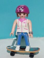 PLAYMOBIL FIGURA CHICA EN PATINETE SKATER PATIN DEPORTE CIUDAD MUJER DEPORTES segunda mano  Embacar hacia Argentina