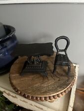 Usado, Lote de sillas de mesa antiguas de hierro negro vintage para mini casa de muñecas juego de juguetes de 3 piezas segunda mano  Embacar hacia Argentina