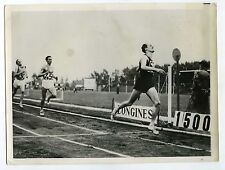 Usado, PHOTO United Press - des sprinters en action course à pied Sport - 1956 JO comprar usado  Enviando para Brazil