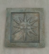 Placa solar concreto gesso cimento fundição face arte de parede 7,5"W comprar usado  Enviando para Brazil