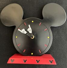 Reloj icono de Mickey Mouse de los parques Walt Disney para orejas analógicas de escritorio de mesa negro rojo segunda mano  Embacar hacia Argentina