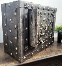 Usado, Cofre de unhas de ferro forjado italiano antigo do século XVIII caixa forte armário de bar comprar usado  Enviando para Brazil