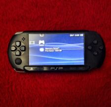 Sony PlayStation PSP Street / Tarjeta SD de 8 GB llena de juegos / cargador  segunda mano  Embacar hacia Argentina