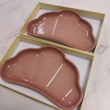 Le Creuset Croissant Plates Cappuccino Bakery Series Limited 2018 com caixa comprar usado  Enviando para Brazil