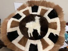 Usado, Alfombra de piel de alpaca hecha en Perú marrón diseño de alpaca exhibición del orgullo nacional segunda mano  Embacar hacia Argentina