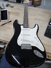 Squier fender strat d'occasion  Expédié en Belgium