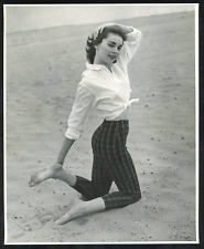 LQQK 8X10 vintage 1950s original, LOVELY BAREFOOT BEACH GIRL NEXT DOOR POSED #18 for sale  Shipping to South Africa