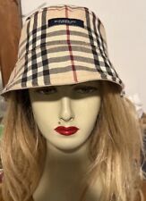 Chapeau bob burberry d'occasion  Expédié en Belgium