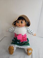 Usado, Momis Munecas México Souvenir Girl 18"" Muñeca Verde Blanco Vestido Sandalias Sombrero segunda mano  Embacar hacia Argentina