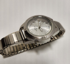 Relógio feminino cor prata 33 mm estojo pulseira elástica iluminar mostrador analógico comprar usado  Enviando para Brazil