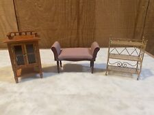 Lote de 3 peças. Móveis em miniatura para casa de bonecas 1:12: banco, armário, prateleira comprar usado  Enviando para Brazil