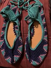 Zapatos planos pintados de ganchillo para pájaros * con cordones para piernas* talla 7 segunda mano  Embacar hacia Argentina