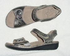 taos sandals 9 for sale  Lakeville