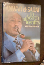 Usado, Em Busca da Identidade: Uma Autobiografia por Anwar El Sadat (1978, Capa Dura) comprar usado  Enviando para Brazil