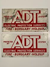 (2) Vintage Metal ADT SEÑALES DE SEGURIDAD Esmaltado Años 60 Años 70 Oficina Hogar Garaje Valla segunda mano  Embacar hacia Argentina