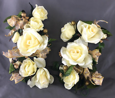 Usado, Juego de 2 arreglos florales artificiales colgantes con adorno dorado de rosas amarillas  segunda mano  Embacar hacia Spain