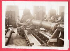 Foto de notícia original de 1917 usando um torno em uma artilharia de arma pesada, usado comprar usado  Enviando para Brazil
