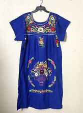Vestido para mujer azul bordado a mano arte popular mexicano multicolor flores talla L segunda mano  Embacar hacia Argentina