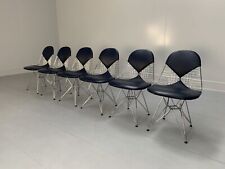 RRP £4320 - Suíte de 6 Cadeiras Vitra “Eames DKR-2 Biquíni” - Em Azul Marinho Premi... comprar usado  Enviando para Brazil