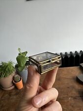 Caixa de exibição vintage miniatura de latão e vidro possível casa de bonecas caixa de pílulas comprar usado  Enviando para Brazil