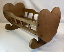 Antigua cuna mecedora de madera en forma de corazón de Whitney Bros Co., usado segunda mano  Embacar hacia Argentina